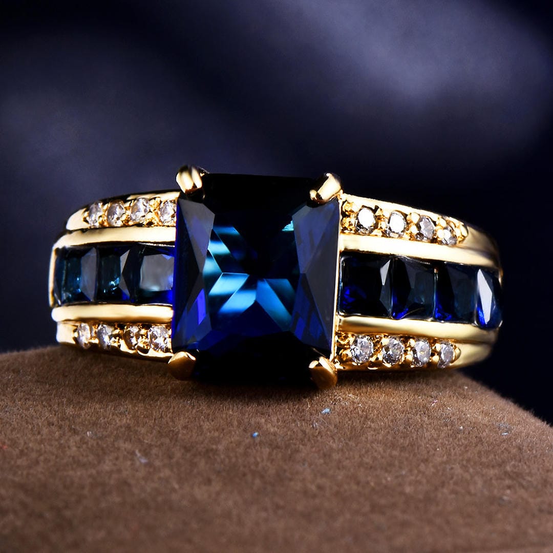 Anillo de Pétalo de Terciopelo Zafiro