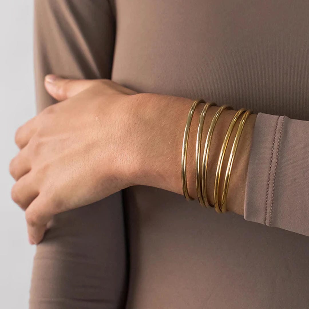 Conjunto de Pulseras Apilables de Oro Deslumbrante