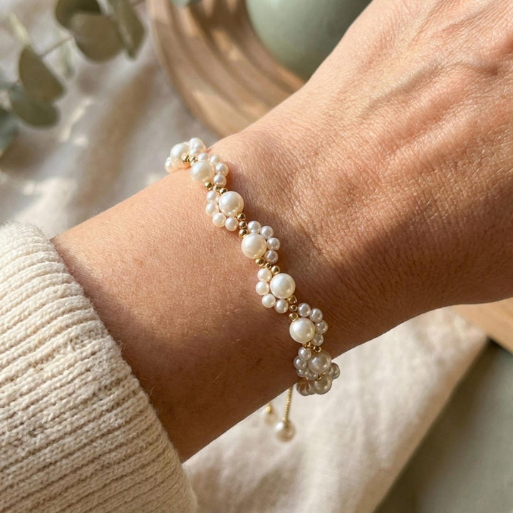 Pulsera de Cadena con Racimo de Perlas Florales