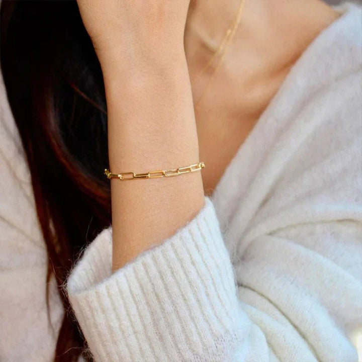Pulsera Elegante de Clips de Papel Dorados