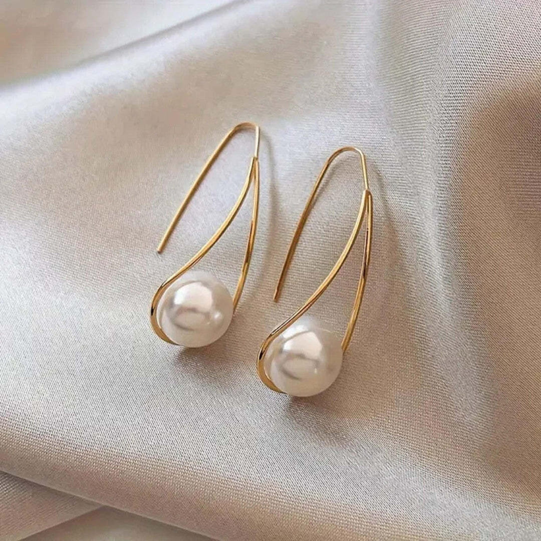 Elegant Hanging Pearl Earrings