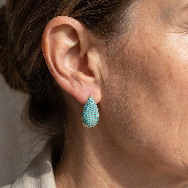 Pendientes de aro en forma de lágrima con pavé turquesa