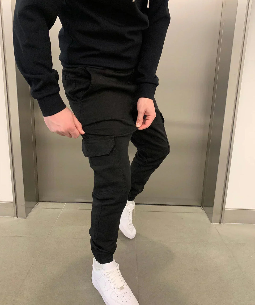 PANTALÓN CARGO DE CORTE JOGGER