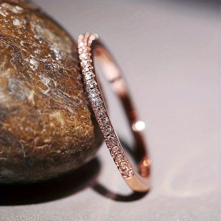 Anillo Minimalista Elyse de Circonita