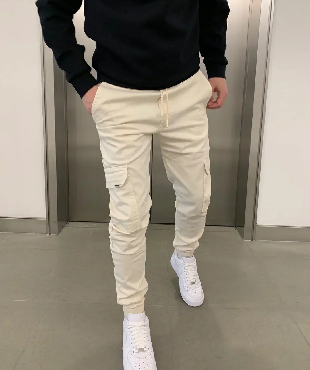 PANTALÓN CARGO DE CORTE JOGGER