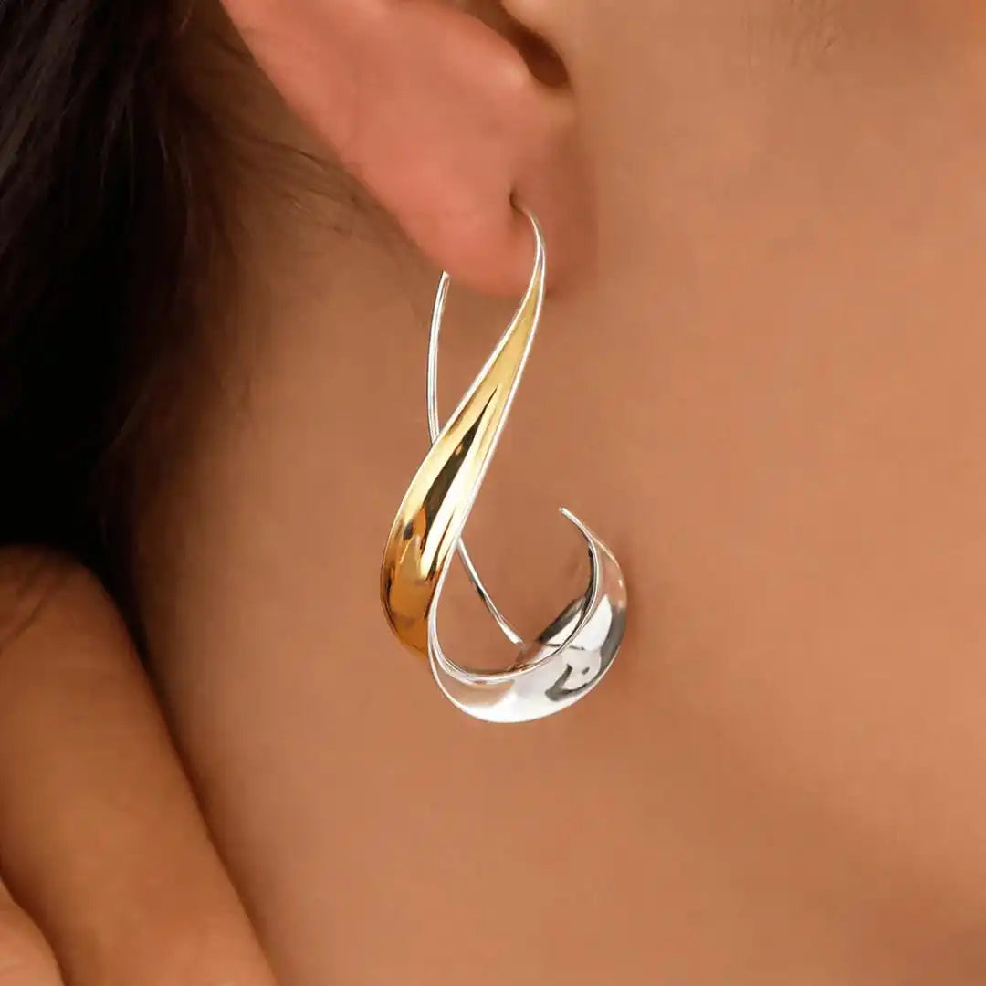Refined and Timeless Golden Elegance Earrings
