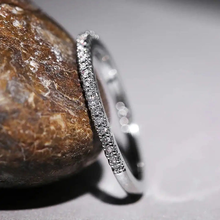 Anillo Minimalista Elyse de Circonita