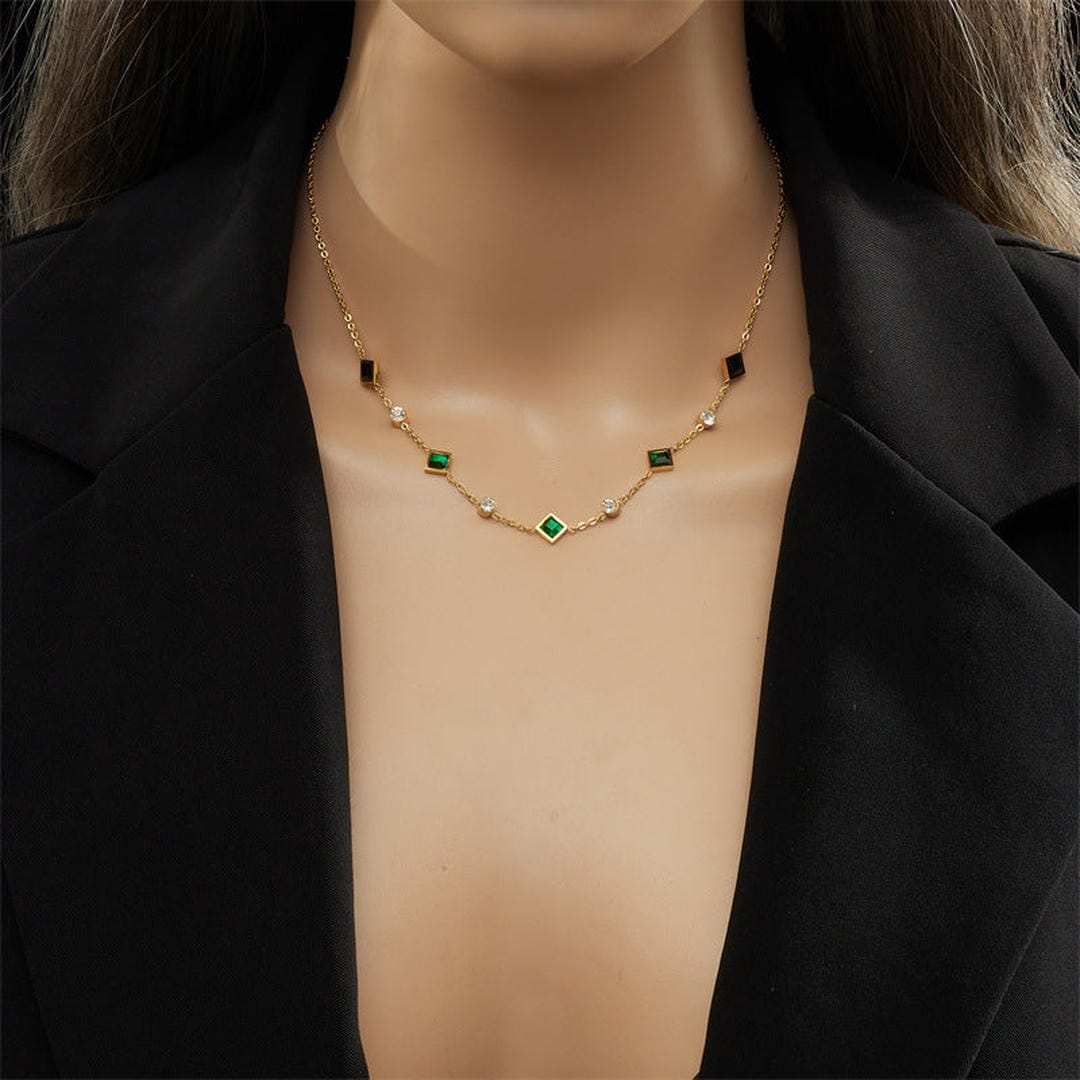 Collar con Colgante de Esmeralda Real