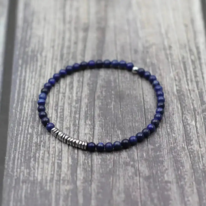 Pulsera de Roca Volcánica Atemporal