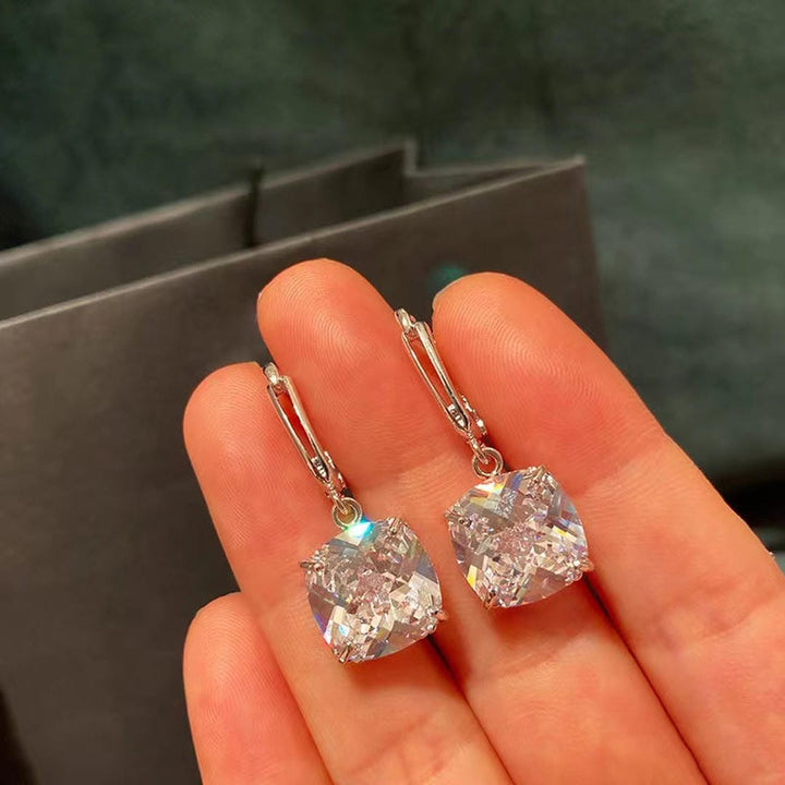 Pendientes Colgantes de Circonita en Oro Blanco