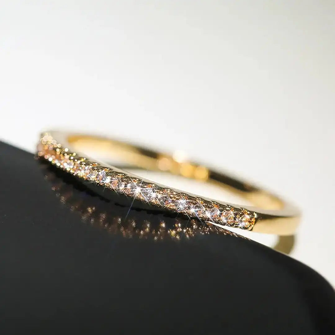 Anillo Minimalista Elyse de Circonita