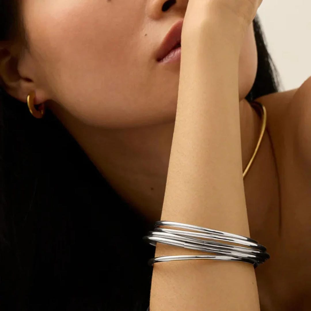 Conjunto de Pulseras Apilables de Oro Deslumbrante