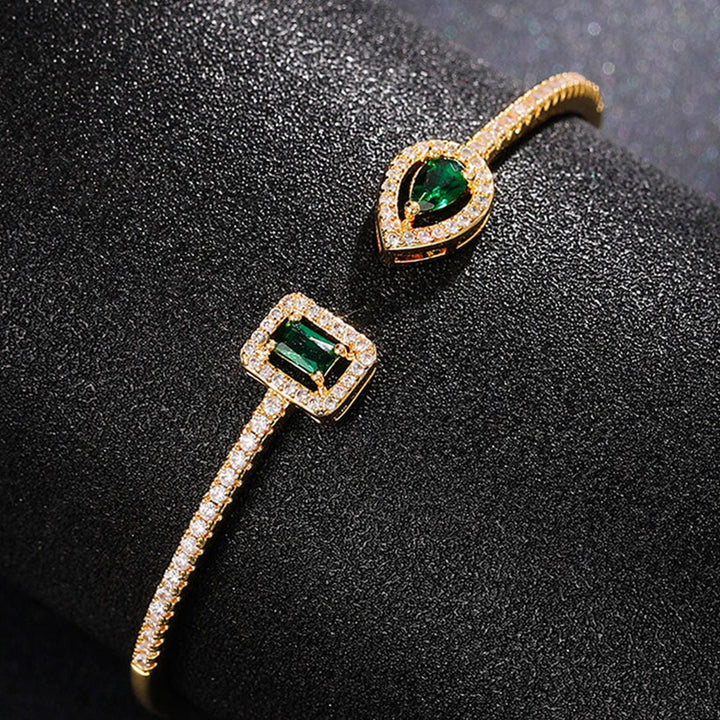 Brazalete Abierto de Esmeralda Elegante