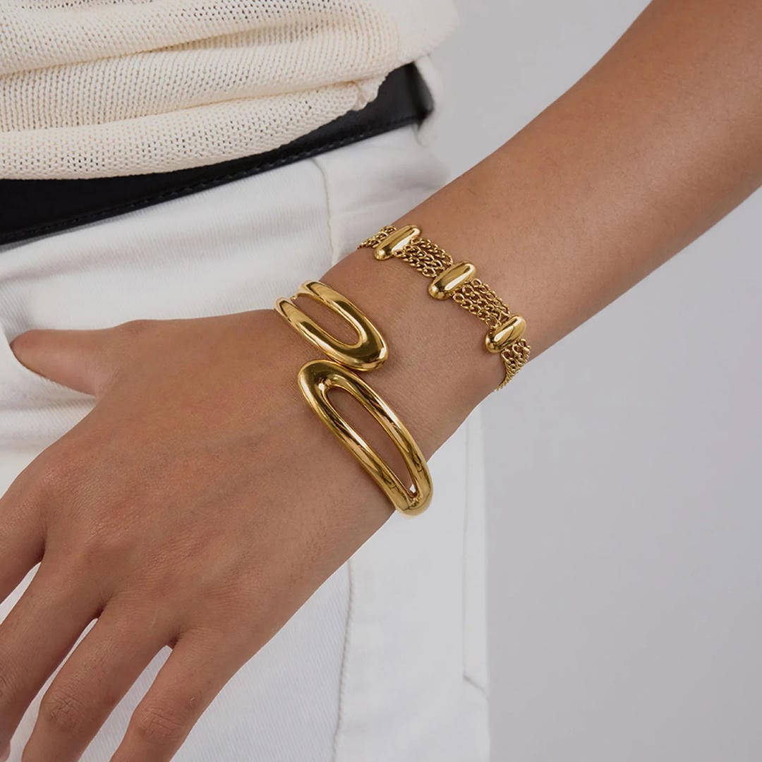 Pulsera de Cadena Dorada Elegante en Capas