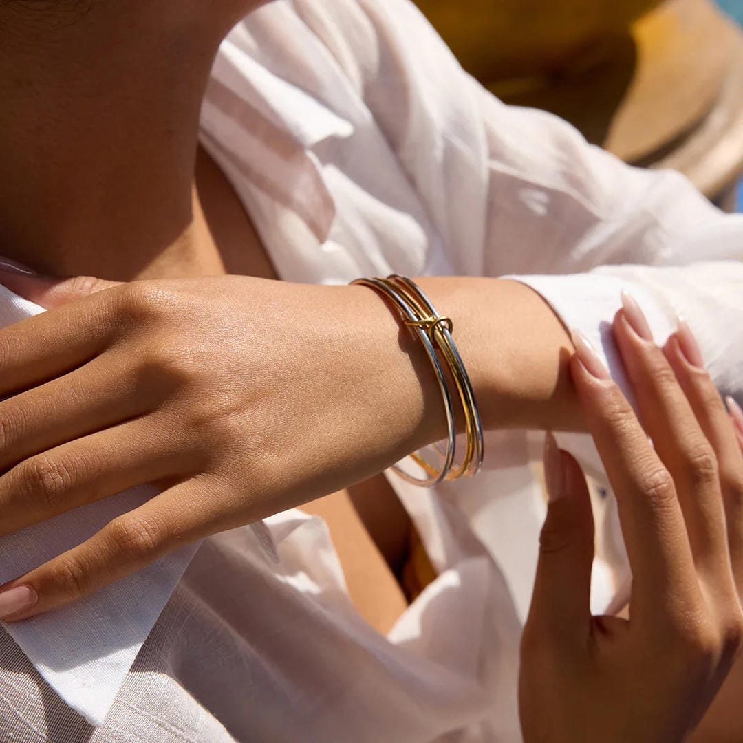 Pulsera Apilada de Dos Tonos Atemporal