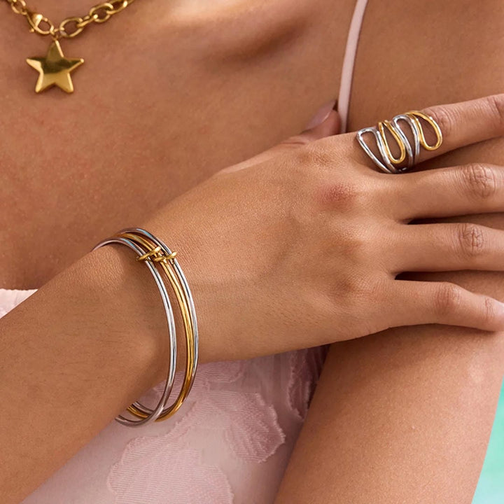 Pulsera Apilada de Dos Tonos Atemporal