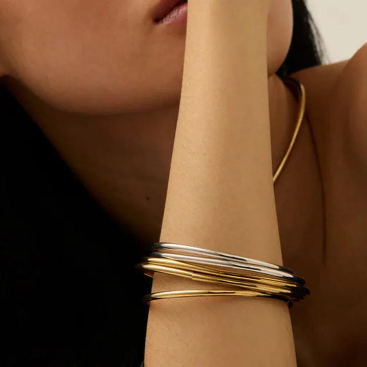Conjunto de Pulseras Apilables de Oro Deslumbrante