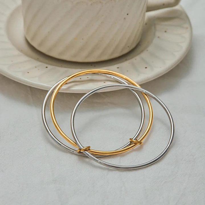 Pulsera Apilada de Dos Tonos Atemporal