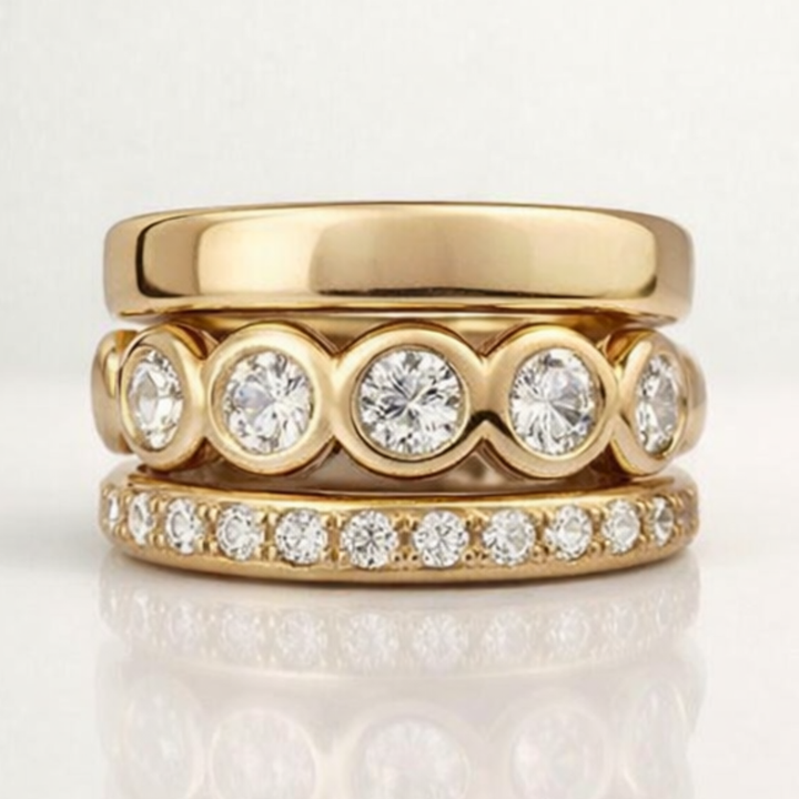 Anillo de Oro Forjado con Circonia