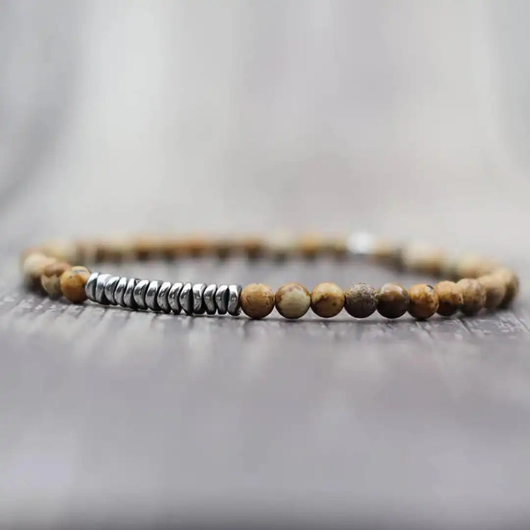 Pulsera de Roca Volcánica Atemporal