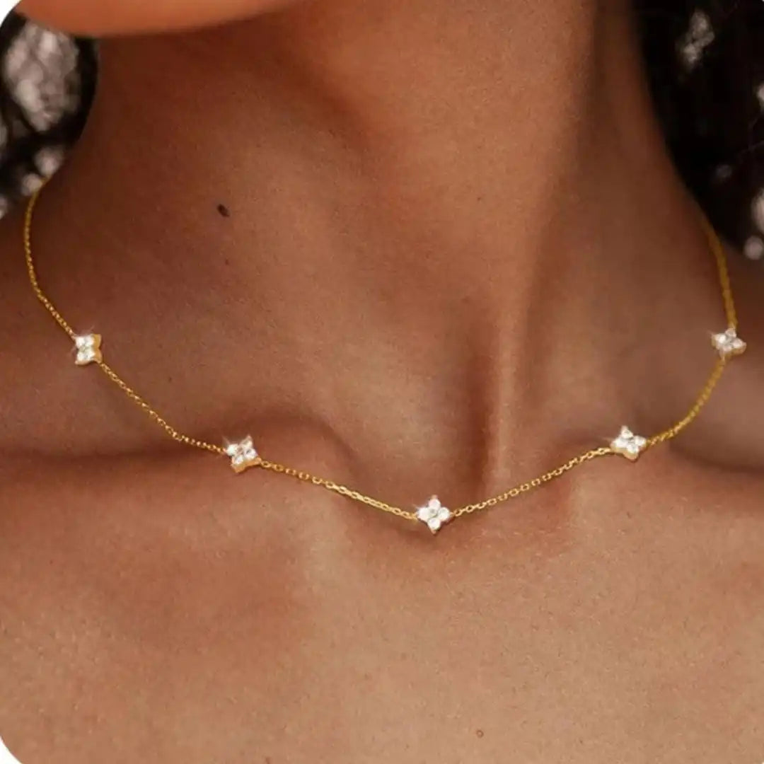 Collar de Zirconia Incrustada de Flores Preciosas