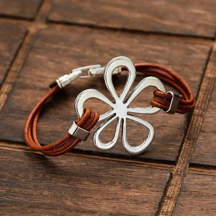 Pulsera de Cuero con Flor Plateada Clásica