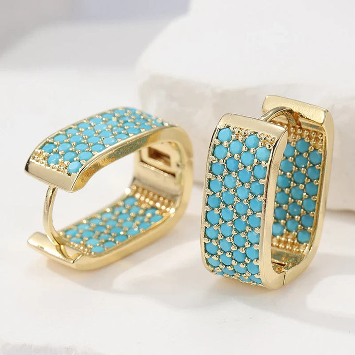 Pendientes Huggie de Oro con Pavé Turquesa