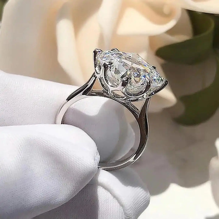 Anillo de Zirconia Cubica de Oro Atemporal