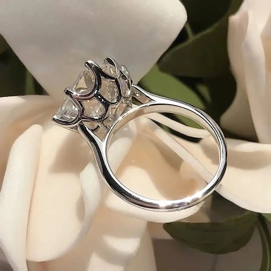Anillo de Zirconia Cubica de Oro Atemporal
