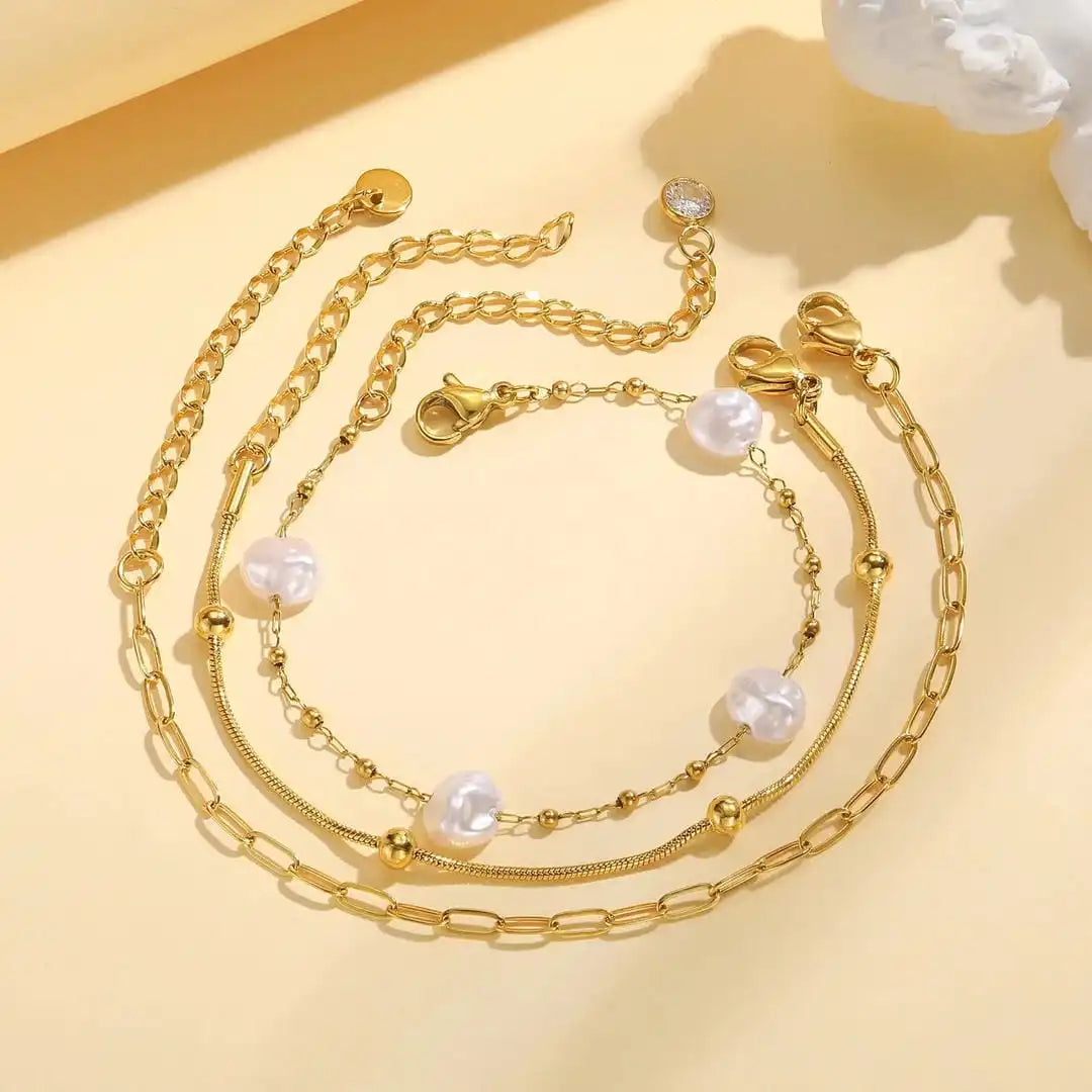 Conjunto de Pulseras Apilables con Perlas Doradas