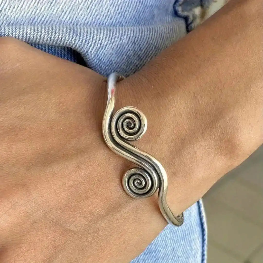 Pulsera de Brazalete Doble Espiral Clásica de Plata