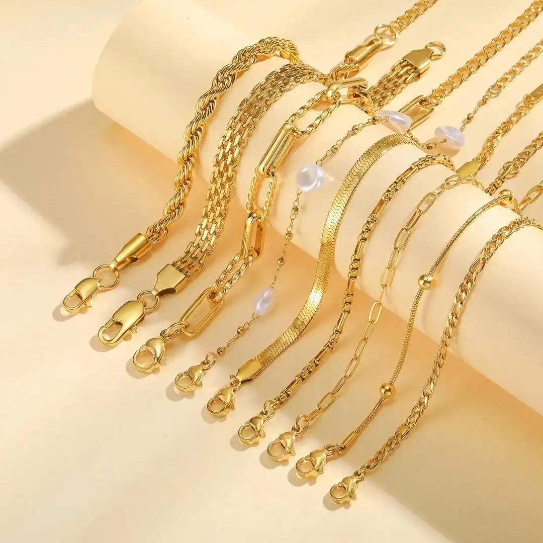 Conjunto de Pulseras Apilables con Perlas Doradas