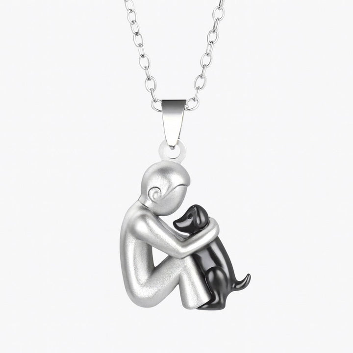 Collar con Colgante de Abrazo