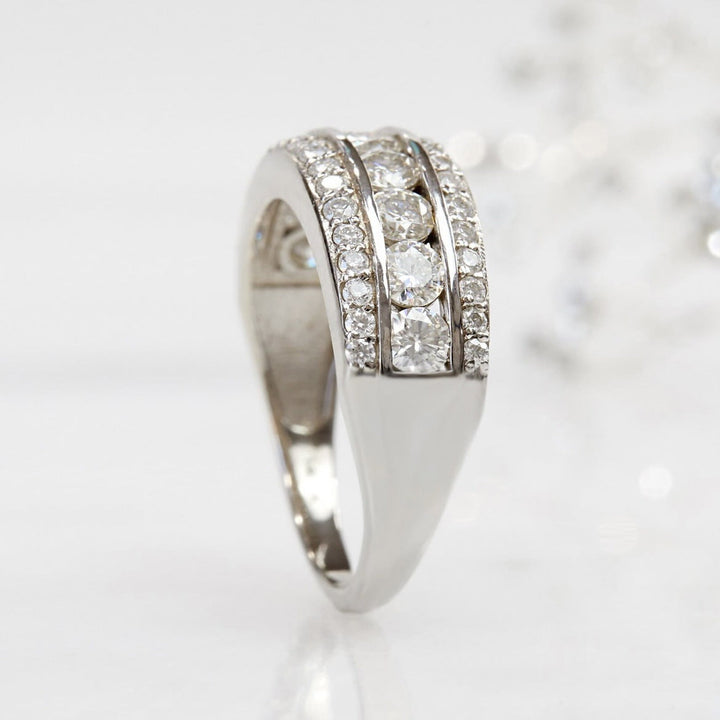 Anillo de Piedra de Plata Elegante