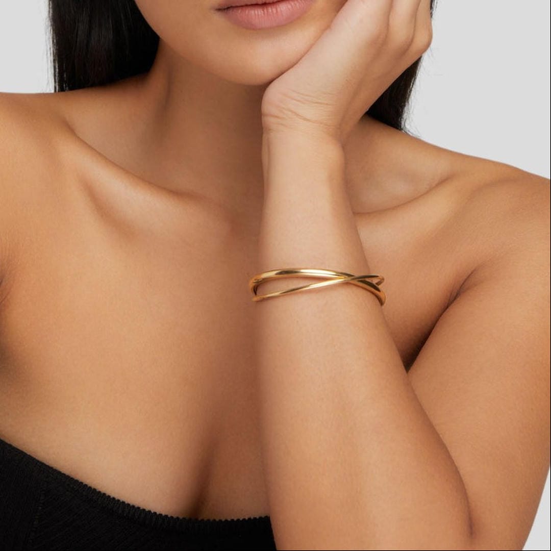 Pulsera Curva Dorada