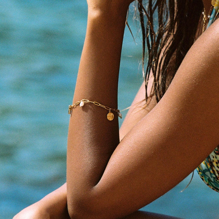 Pulsera Radiante de Sol Dorado