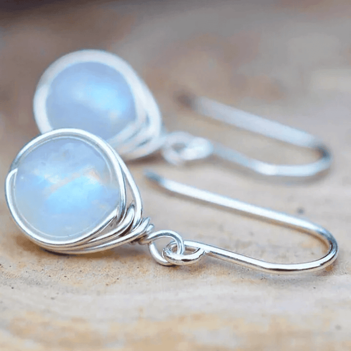Pendientes de gota de piedra lunar plateada