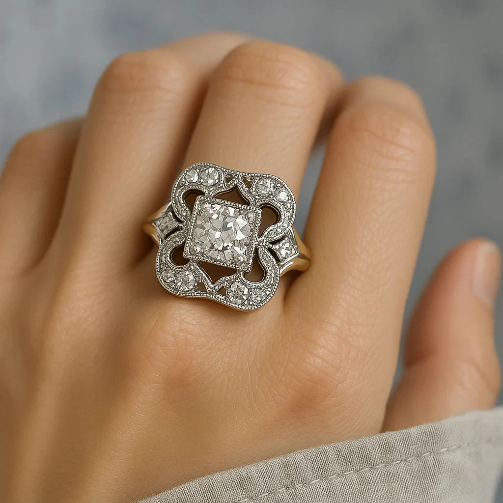 Anillo de Oro Vintage con Circonita