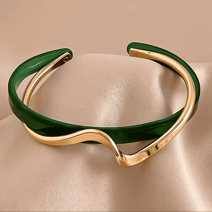 Brazalete de Olas Verde Esmeralda Elegante
