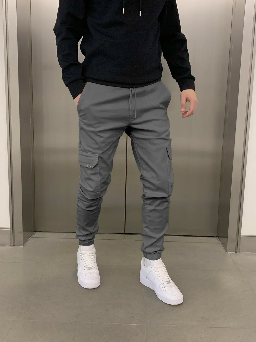 PANTALÓN CARGO DE CORTE JOGGER