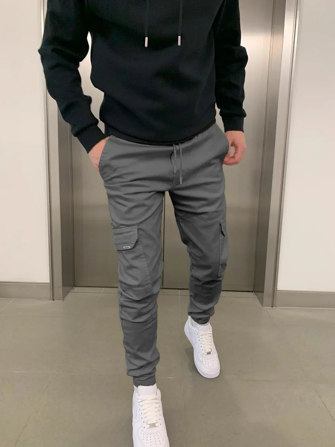 PANTALÓN CARGO DE CORTE JOGGER