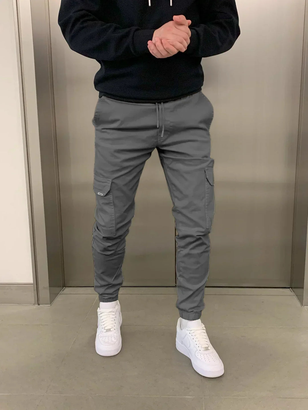 PANTALÓN CARGO DE CORTE JOGGER