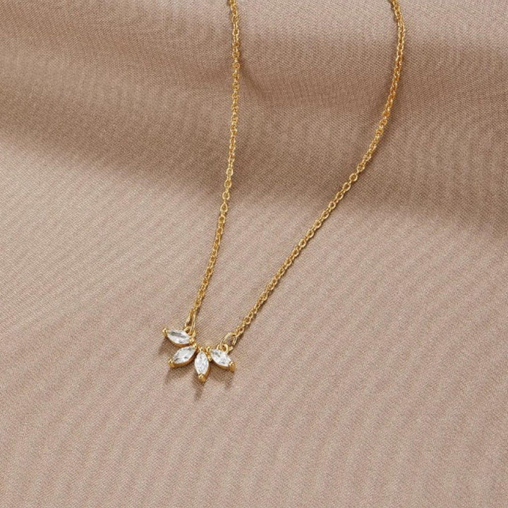 Omelia Sparkling Glass Leaf Necklace
